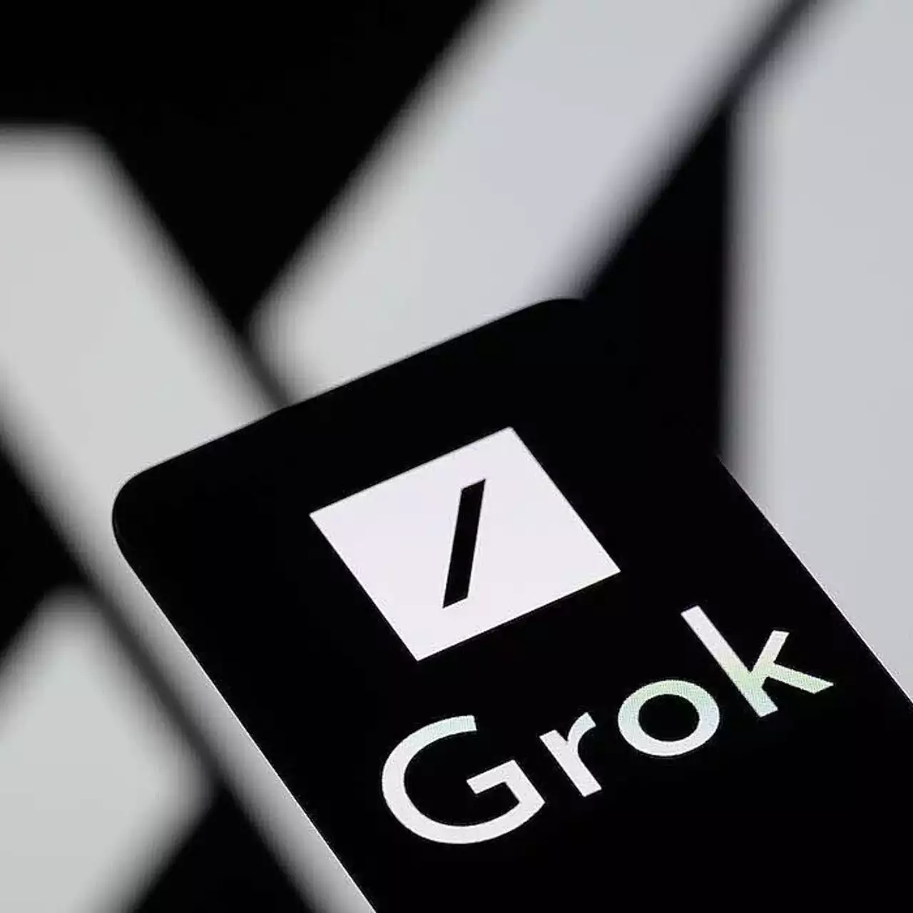 Вийшов Grok Imagine: генератор картинок і відео з «Spicy Mode» Вийшов Grok Imagine: генератор картинок і відео з «Spicy Mode»