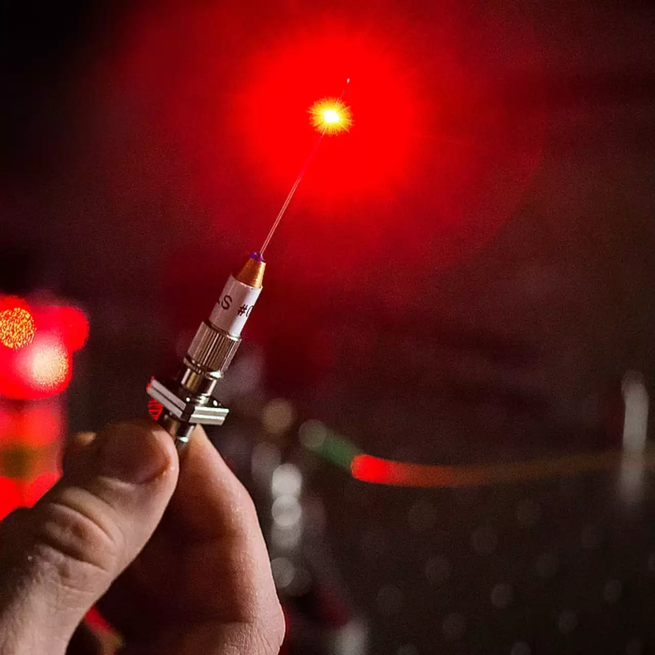В Китаї створили мікрофон, який записує звук за допомогою світла