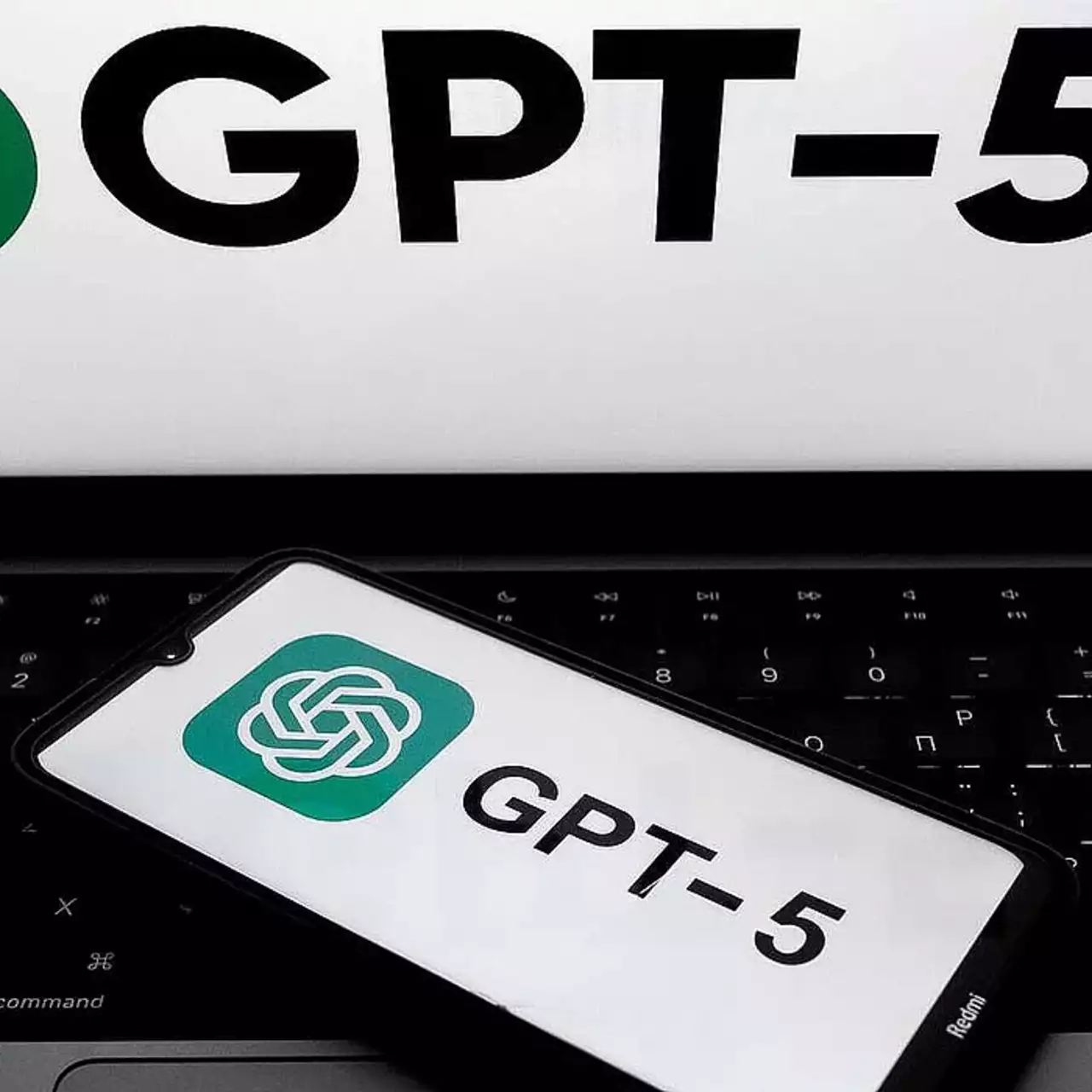 GPT-5 Krytyka: Użytkownicy krytykują «dziwne» odpowiedzi, problemy z jakością i nowe ograniczenia GPT-5 Krytyka: Użytkownicy krytykują «dziwne» odpowiedzi, problemy z jakością i nowe ograniczenia