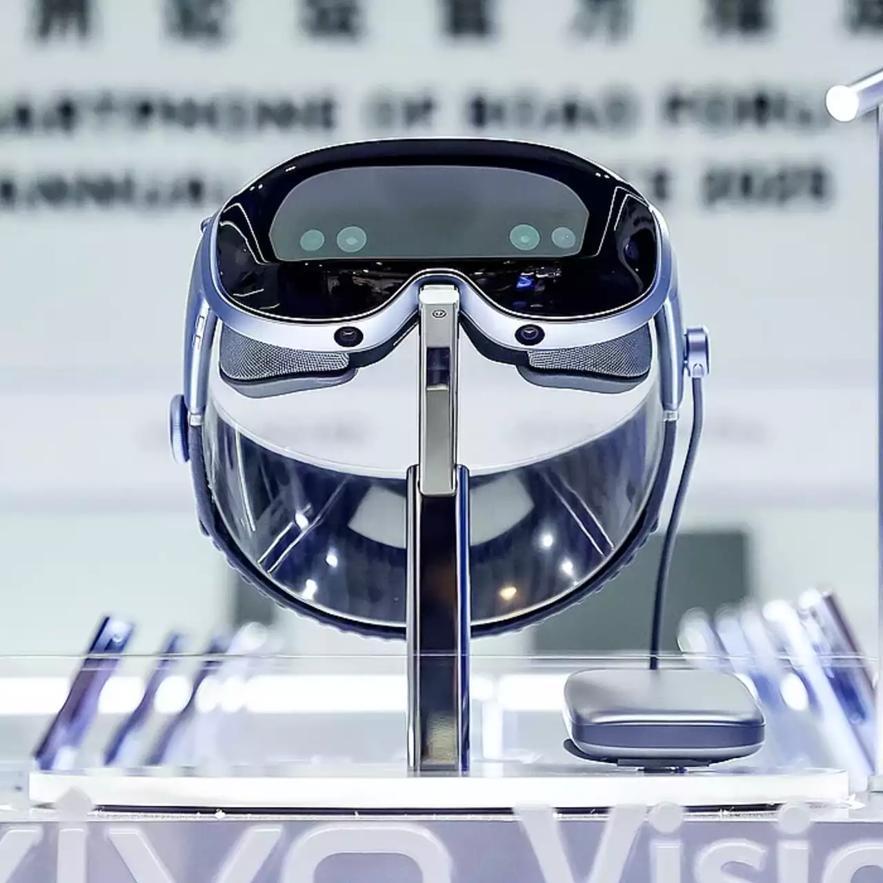 Vivo представила свою першу MR-гарнітуру Vision