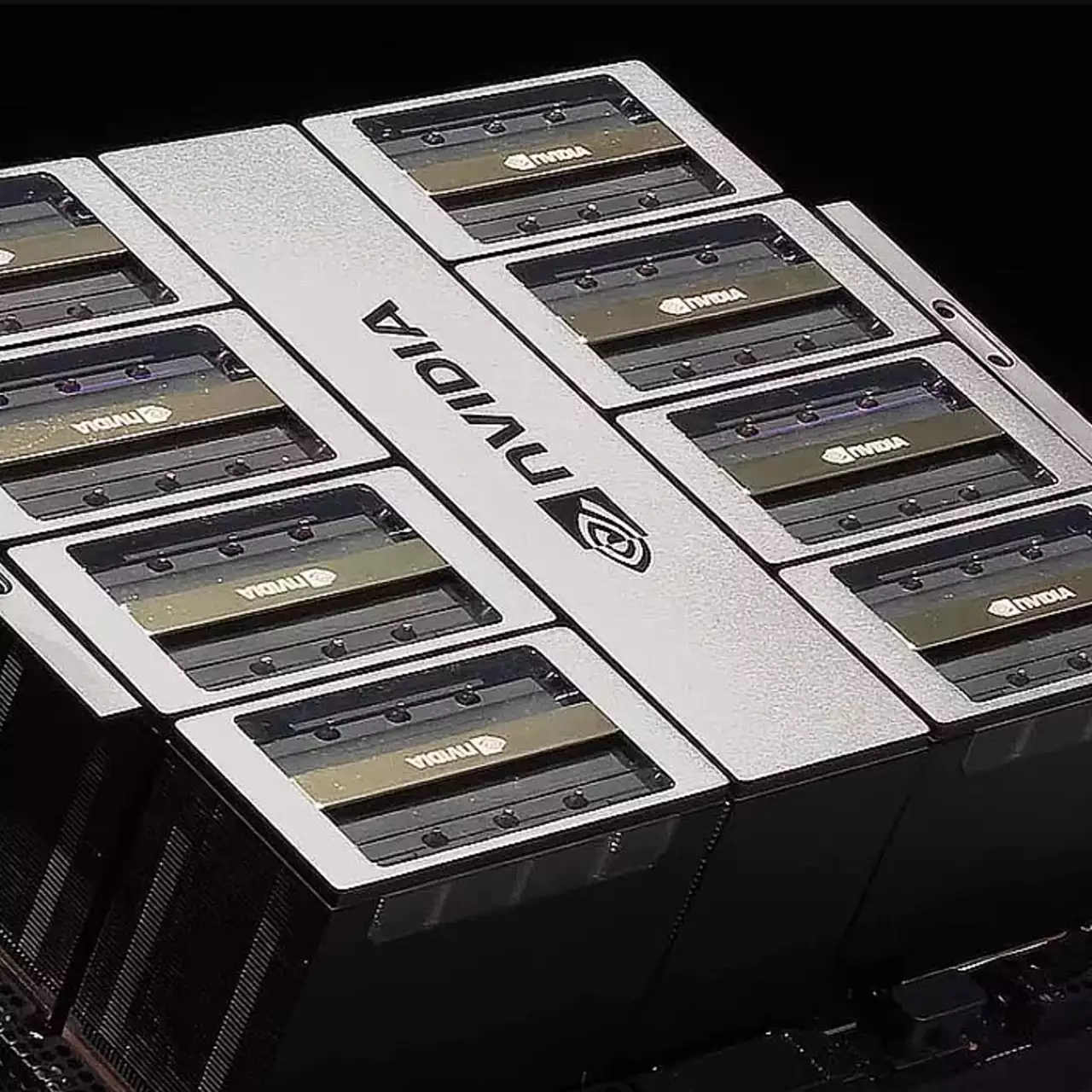 Продажі NVIDIA DGX в Європі під загрозою: ParTec подала позов про порушення патенту