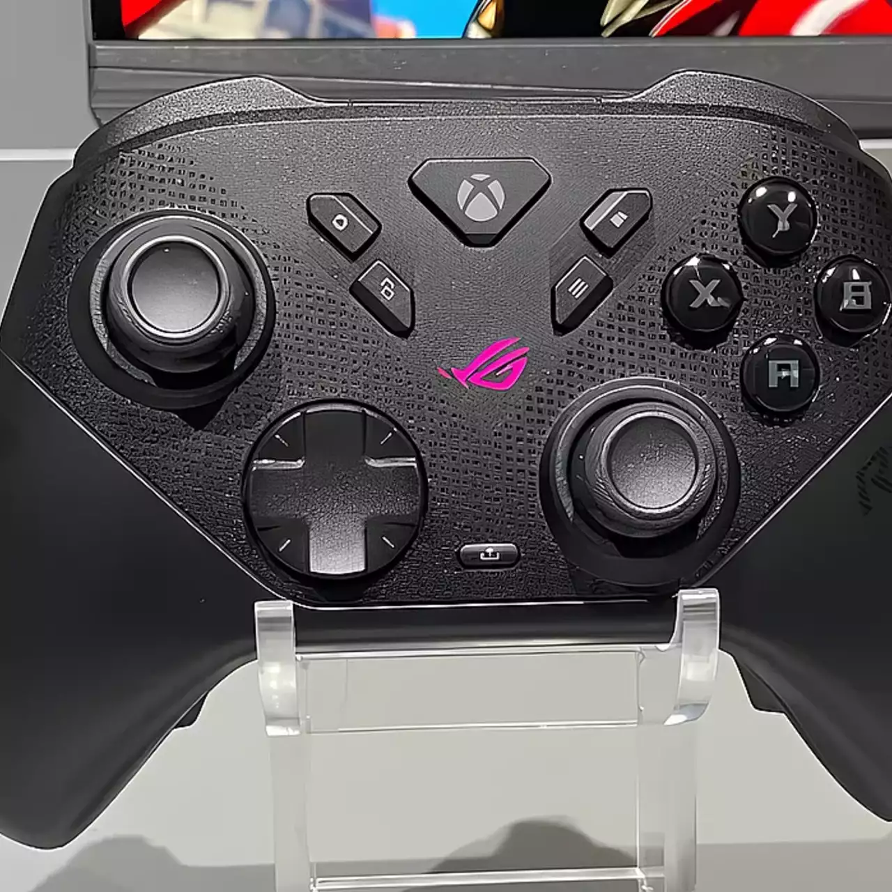 ASUS, Gamescom'da 1000 Hz Oyun Kontrolcüsünü Tanıttı ASUS, Gamescom'da 1000 Hz Oyun Kontrolcüsünü Tanıttı