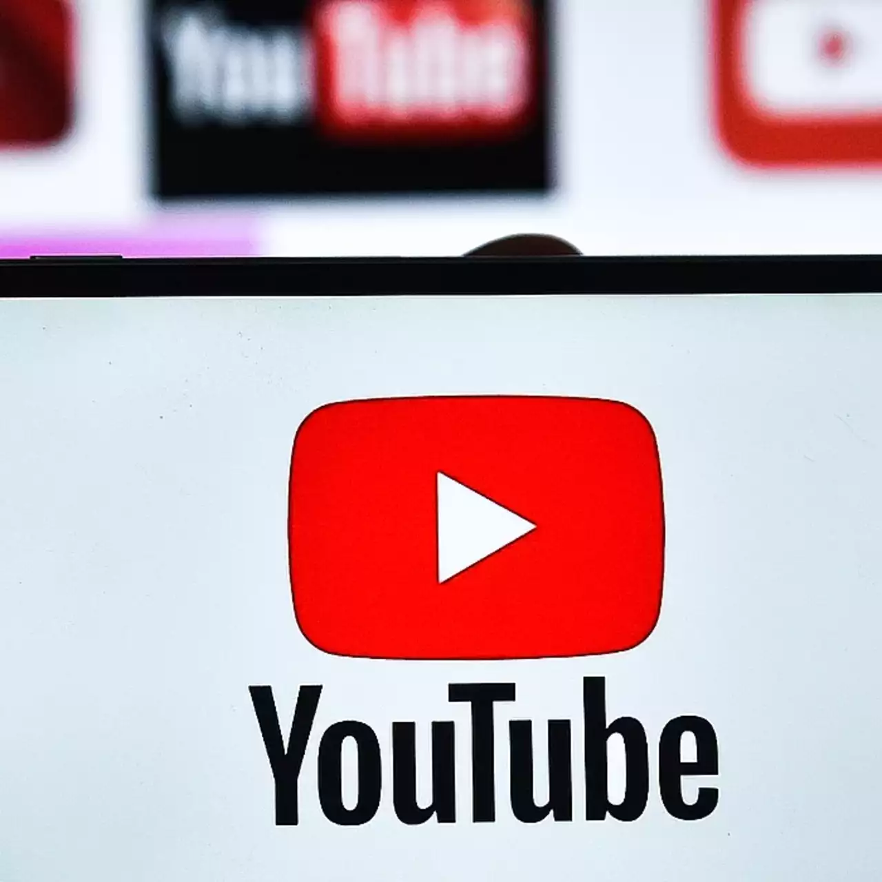 YouTube застосовує ШІ для редагування відео без відома авторів