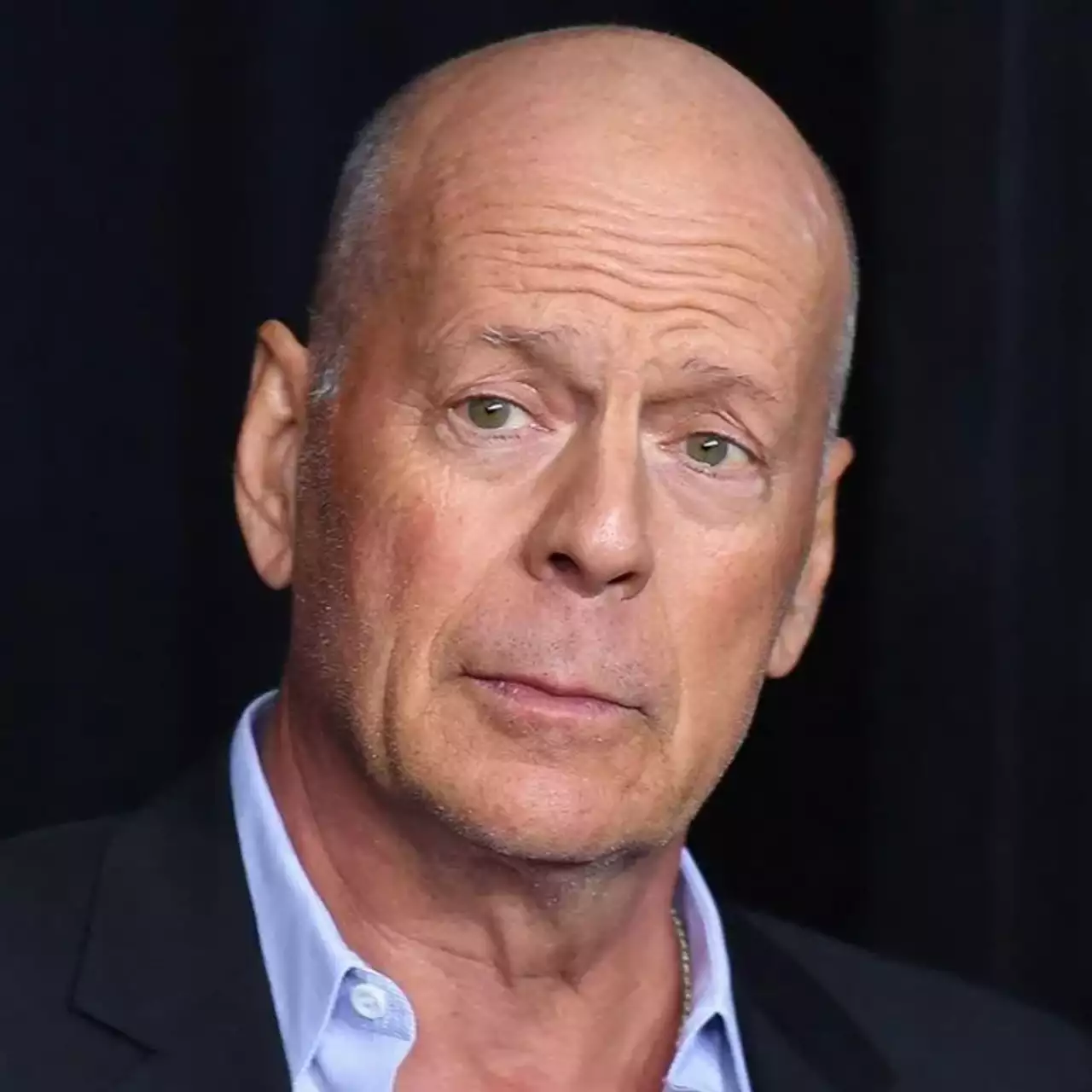 'Jego mózg go zawodzi': Bruce Willis przeprowadził się do nowego domu w trakcie walki z demencją 'Jego mózg go zawodzi': Bruce Willis przeprowadził się do nowego domu w trakcie walki z demencją
