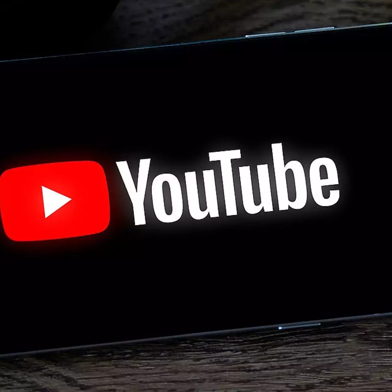 YouTube оновив прямі трансляції: представлені одночасний ефір у двох форматах і міні-ігри