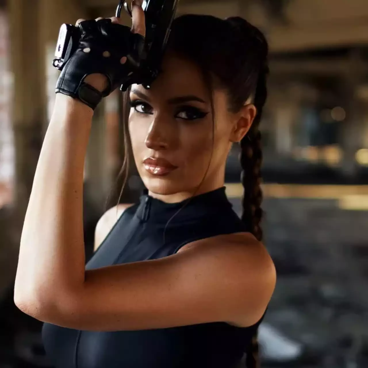 Cosplayer Rusia Berubah Menjadi Lara Croft Milik Angelina Jolie Cosplayer Rusia Berubah Menjadi Lara Croft Milik Angelina Jolie