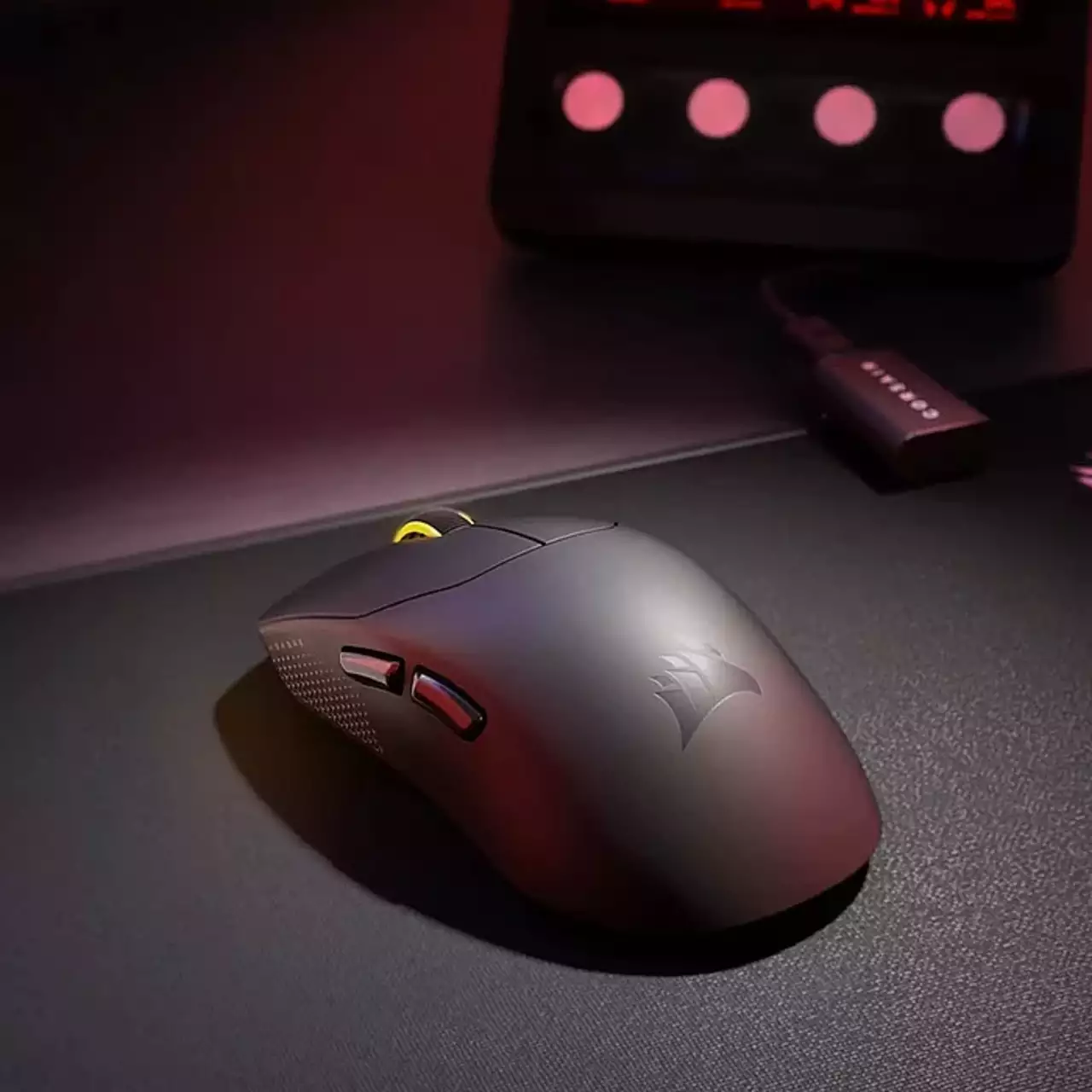 Corsair представила ультралегку бездротову мишу з автономністю до 70 годин Corsair представила ультралегку бездротову мишу з автономністю до 70 годин