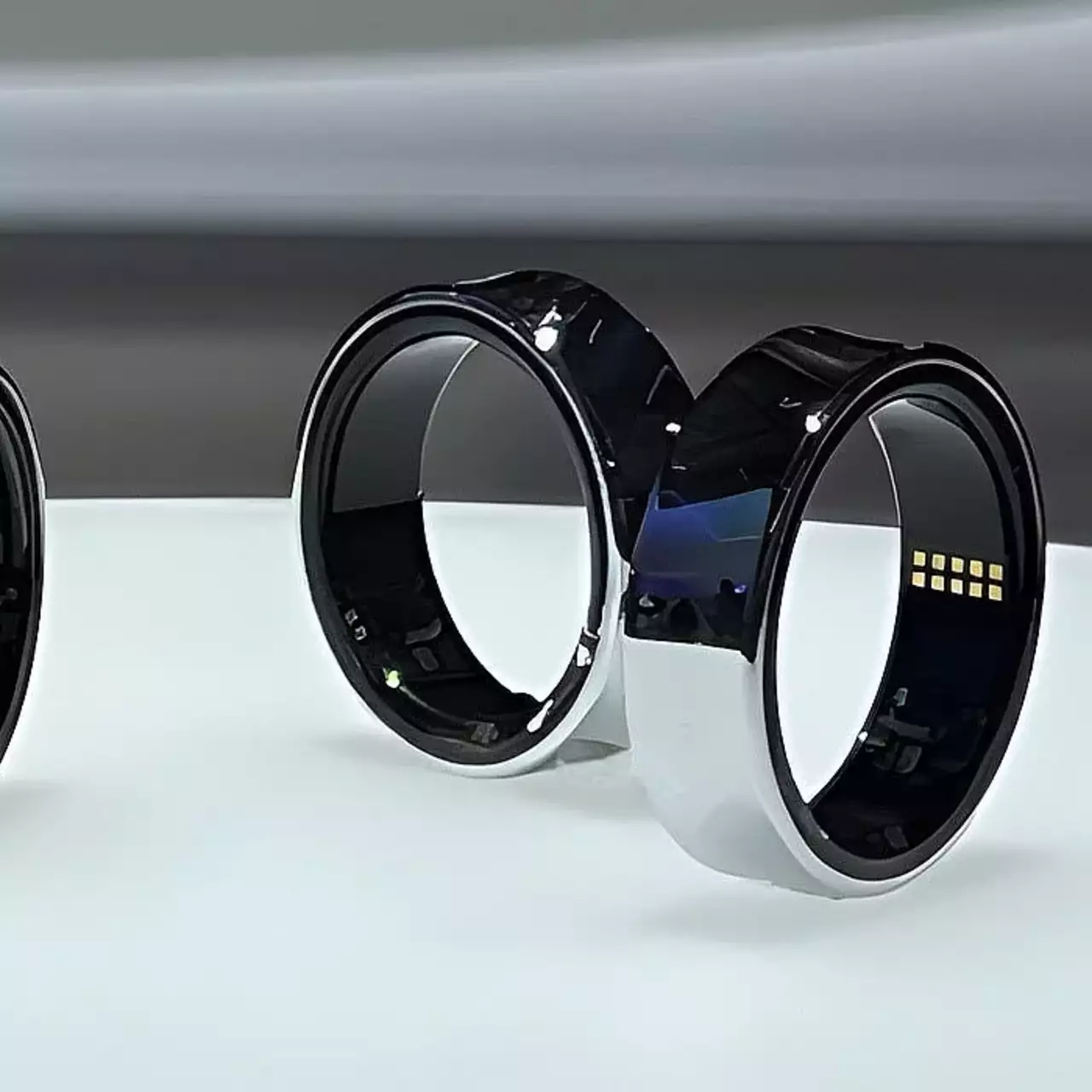 Власник Galaxy Ring звернувся до лікарів, щоб зняти кільце з набряклою батареєю