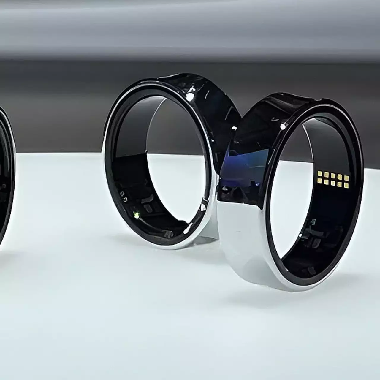 Pemilik Galaxy Ring Mencari Bantuan Medis untuk Menghapus Cincin dengan Baterai Membengkak