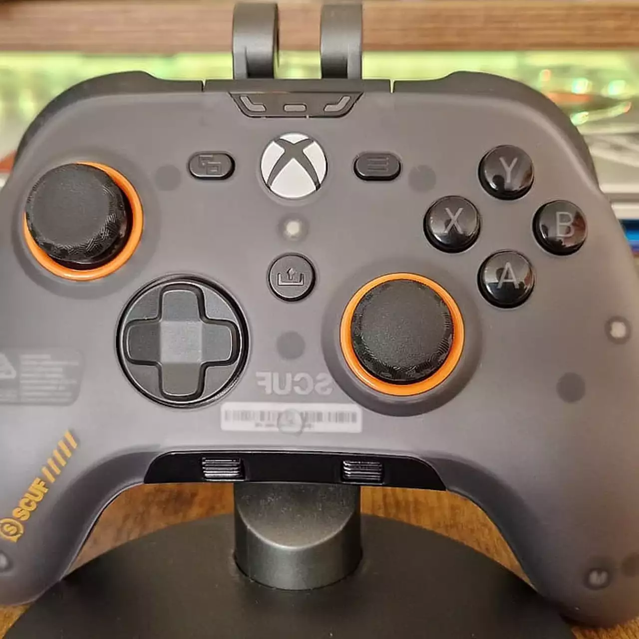 SCUF的新游戏手柄拥有三种连接模式和最长17小时的电池续航时间