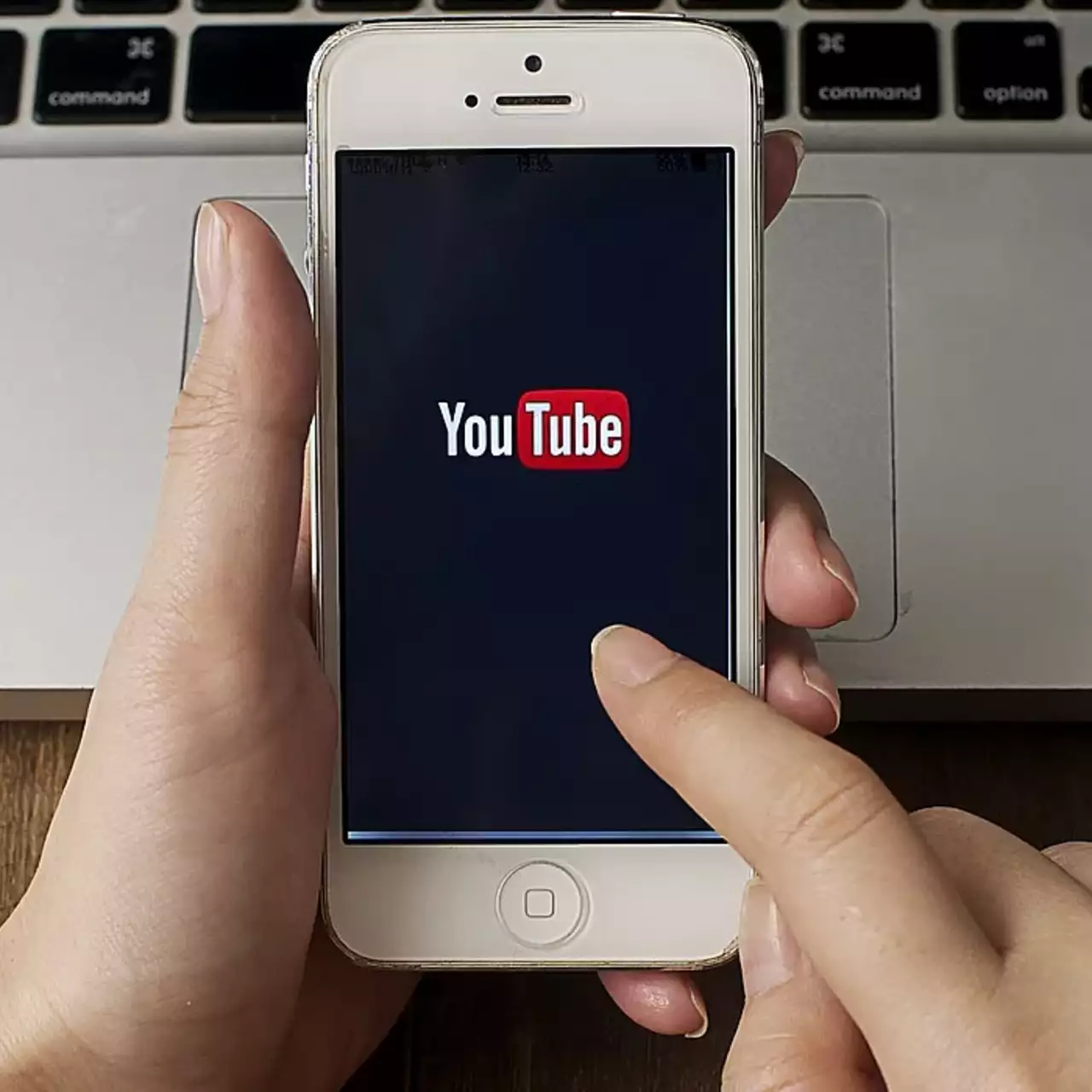 O Player do YouTube Recebe uma Reformulação à Medida que a IA Aprende a Mover os Lábios O Player do YouTube Recebe uma Reformulação à Medida que a IA Aprende a Mover os Lábios