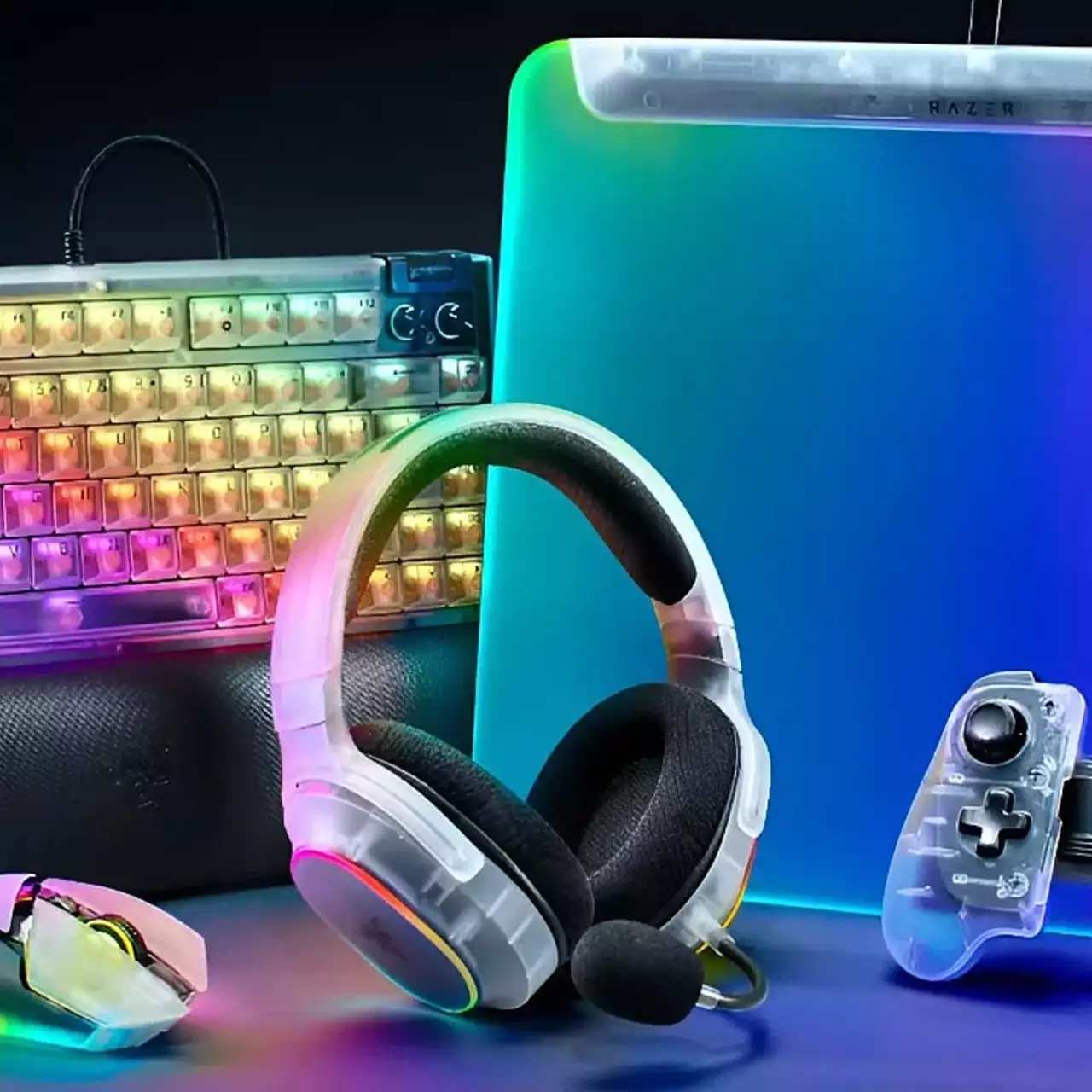 Razer випустила серію ігрових девайсів у напівпрозорому білому корпусі Razer випустила серію ігрових девайсів у напівпрозорому білому корпусі