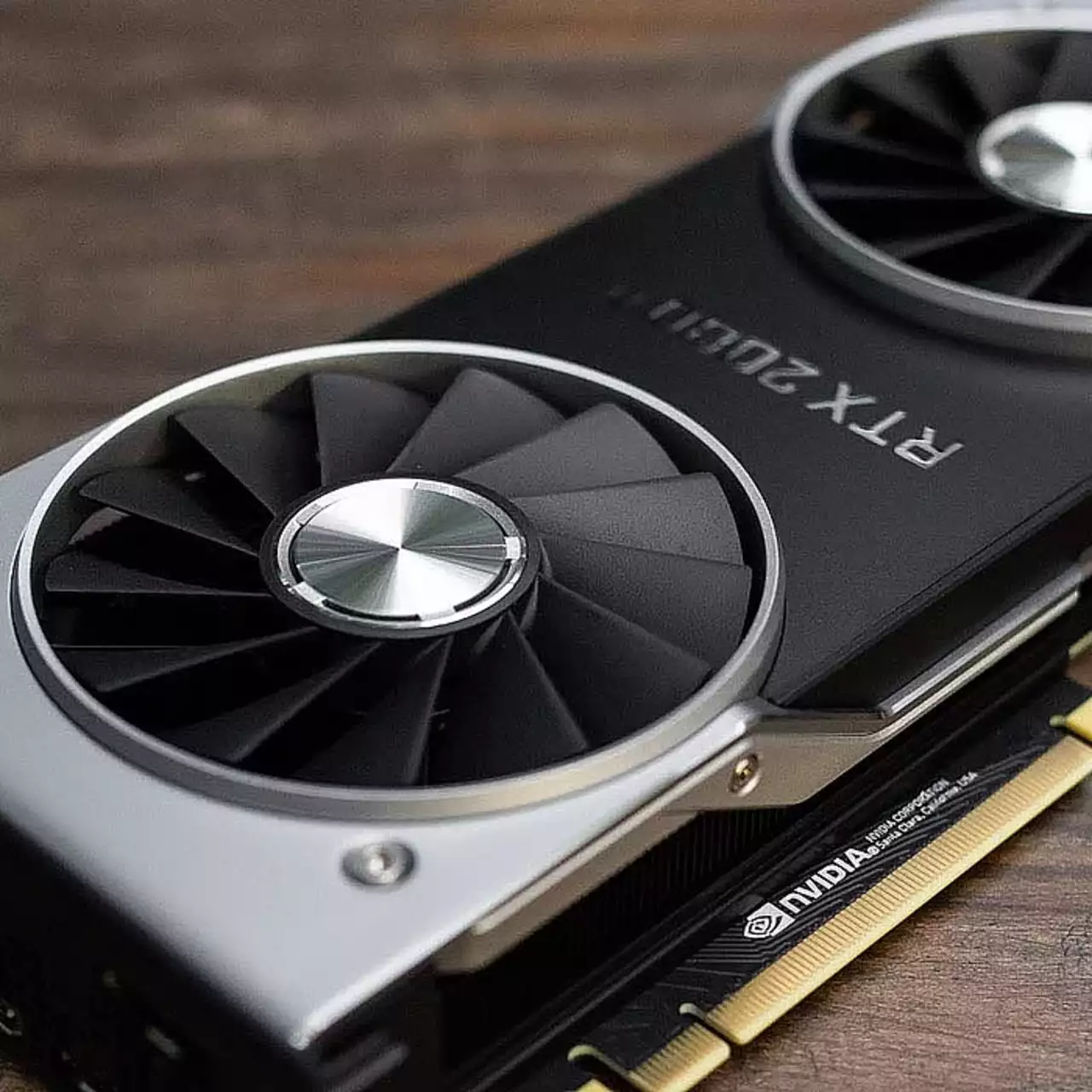 PC Bekas Menghasilkan Temuan Langka: Sebuah Prototipe GTX 2080 Ti 12GB PC Bekas Menghasilkan Temuan Langka: Sebuah Prototipe GTX 2080 Ti 12GB