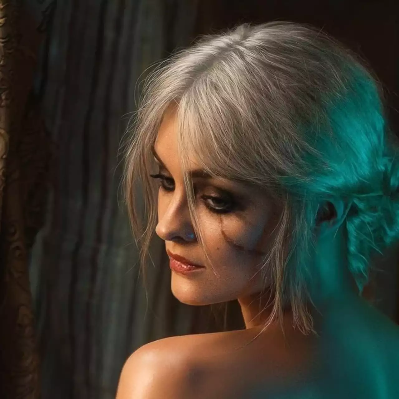 Cosplayer Recria a Icônica Cena do Banho como Ciri de The Witcher 3