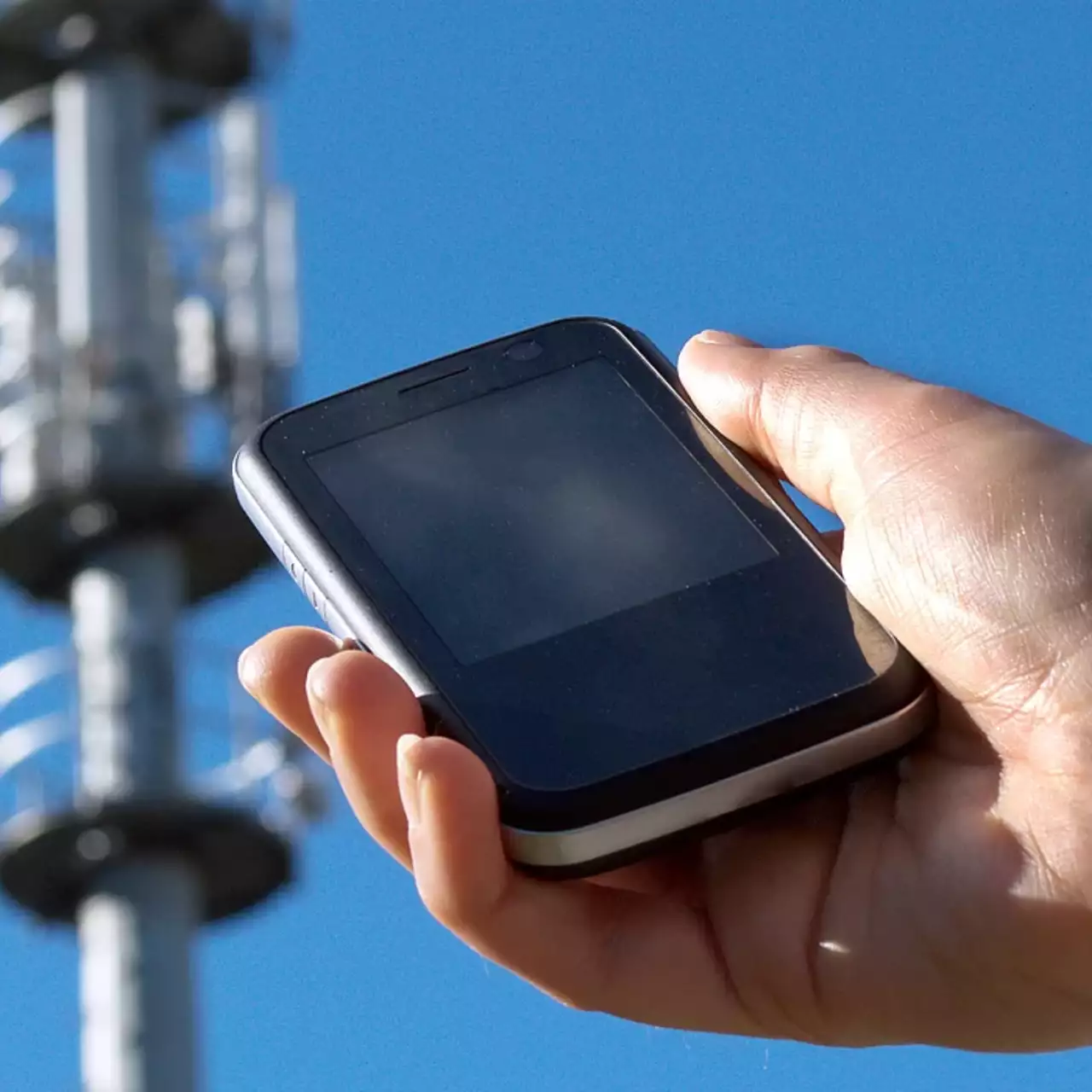 Російські оператори готуються підняти ціни на зв'язок та інтернет у 2026 році