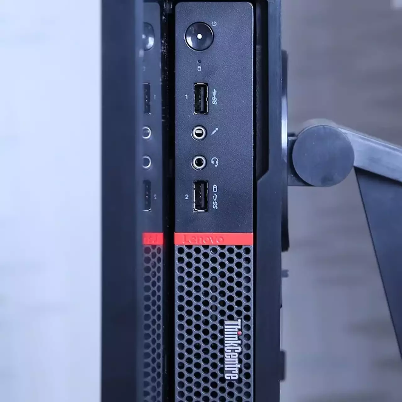 Testy pokazują, że mini PC Lenovo radzi sobie z więcej niż tylko zadaniami biurowymi