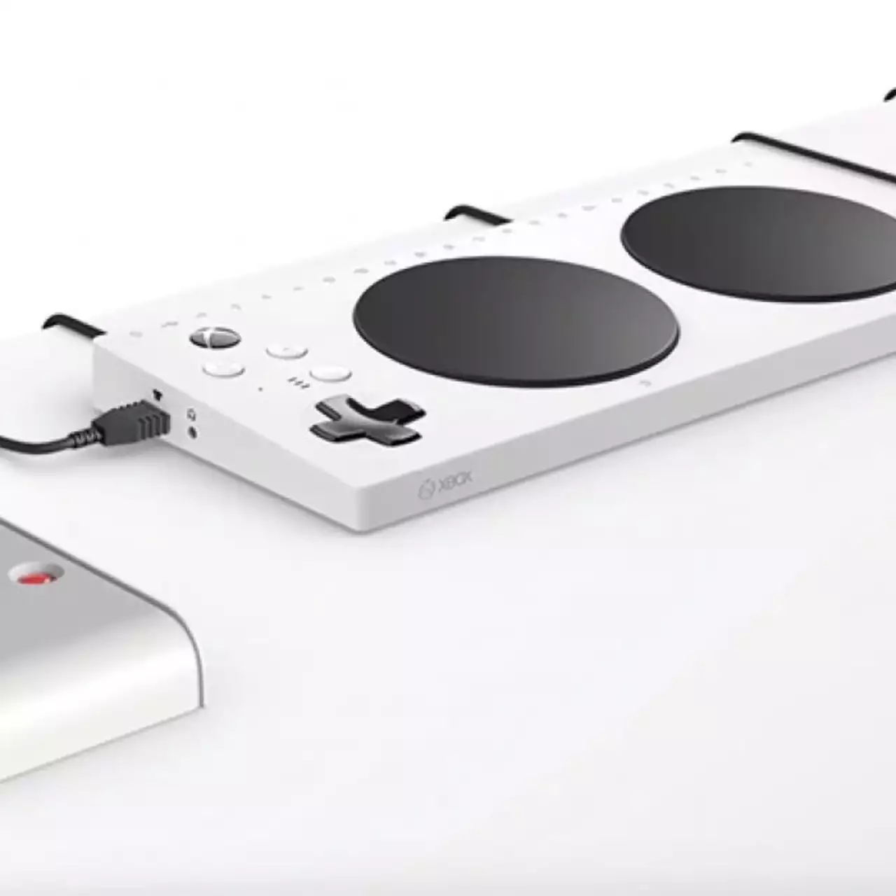 Для Xbox One выйдет контроллер для людей с ограниченными возможностями