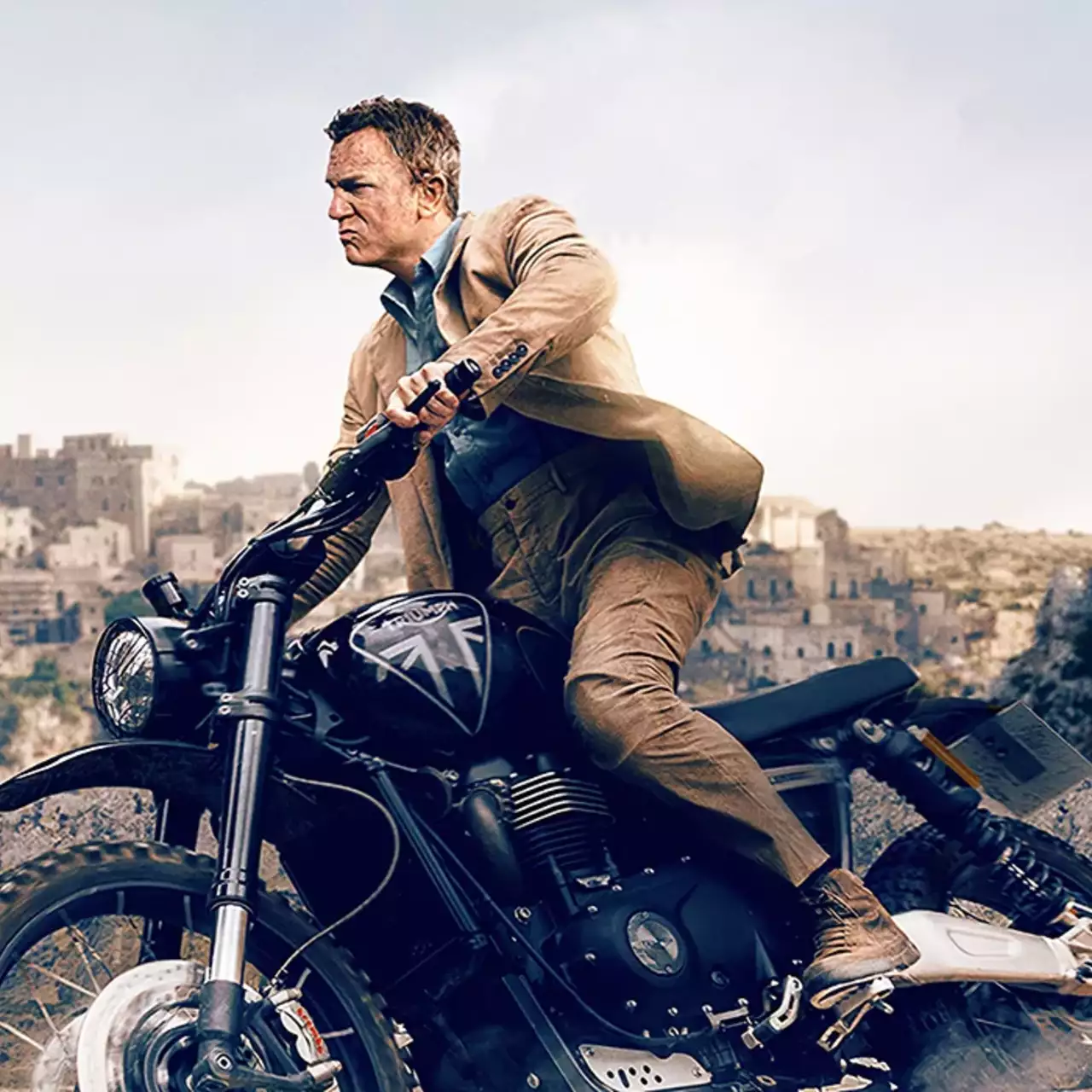 Взрывы, перестрелки и непобедимый Джеймс Бонд — вышел новый трейлер боевика «Не время умирать»