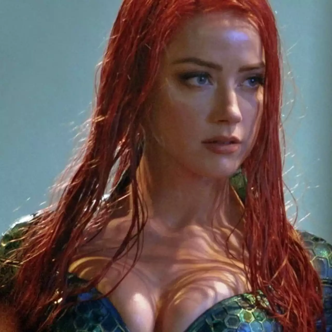 Эмбер Хёрд назвала Снайдера задротом. Звезда рассказала про «Лигу справедливости» и «Аквамена 2»